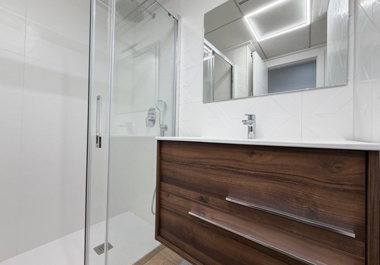 Resale - Apartment - Torrevieja - Estacion De Autobuses