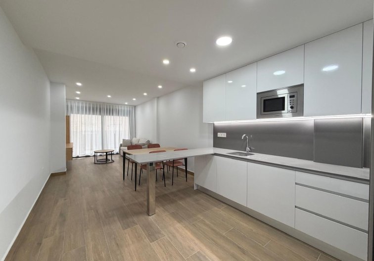 Resale - Apartment - Torrevieja - Estacion De Autobuses