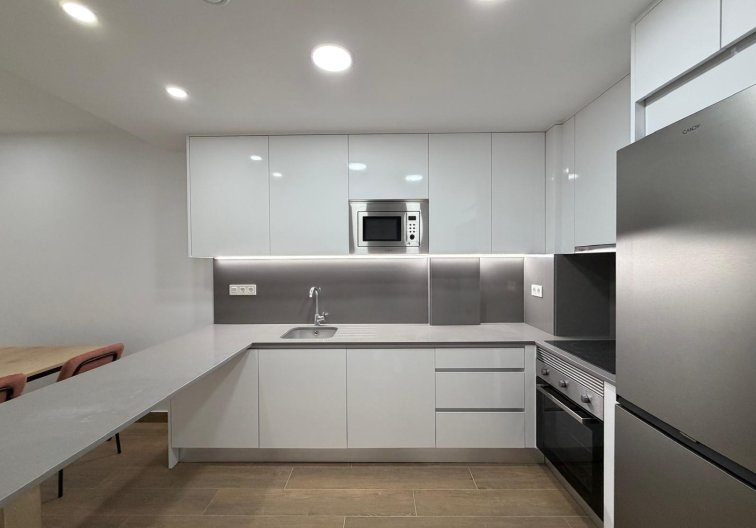 Resale - Apartment - Torrevieja - Estacion De Autobuses