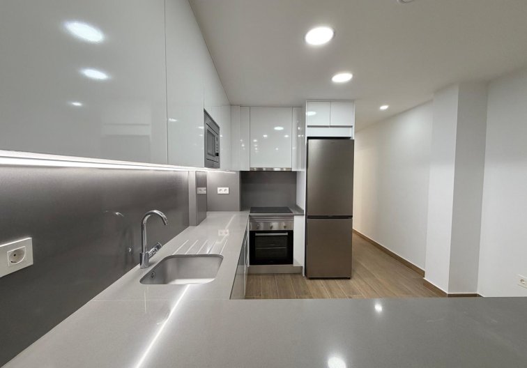 Resale - Apartment - Torrevieja - Estacion De Autobuses