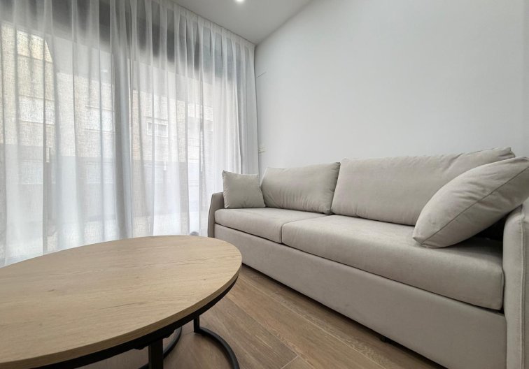 Resale - Apartment - Torrevieja - Estacion De Autobuses