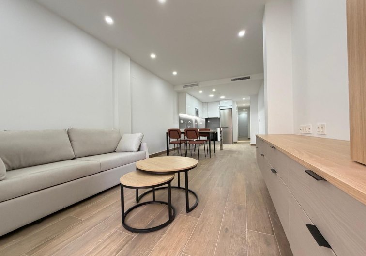 Resale - Apartment - Torrevieja - Estacion De Autobuses