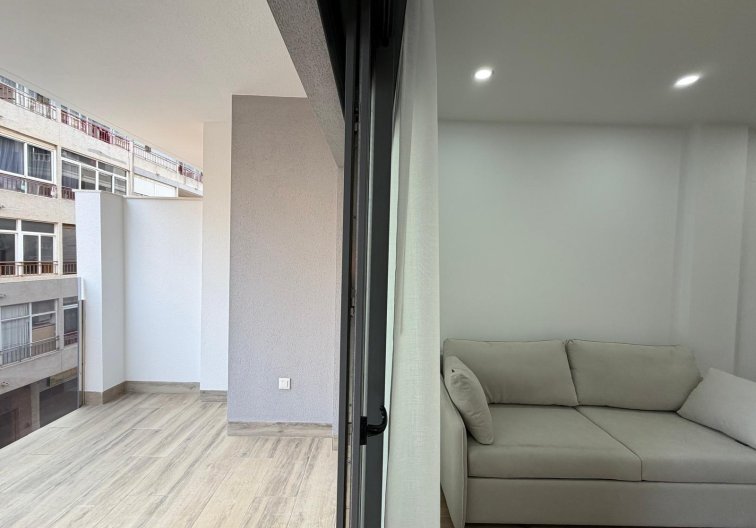 Resale - Apartment - Torrevieja - Estacion De Autobuses