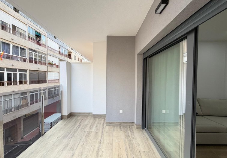 Resale - Apartment - Torrevieja - Estacion De Autobuses