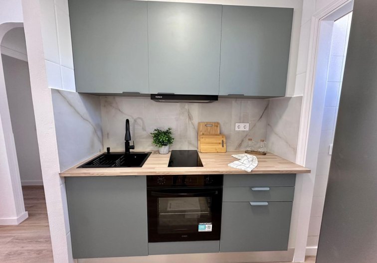 Resale - Apartment - Torrevieja - Habaneras