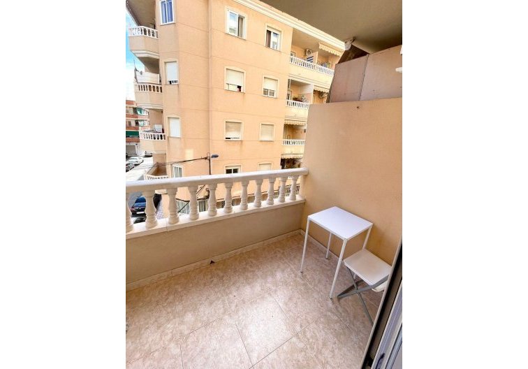 Wiederverkauf - Wohnung - Torrevieja - Centro