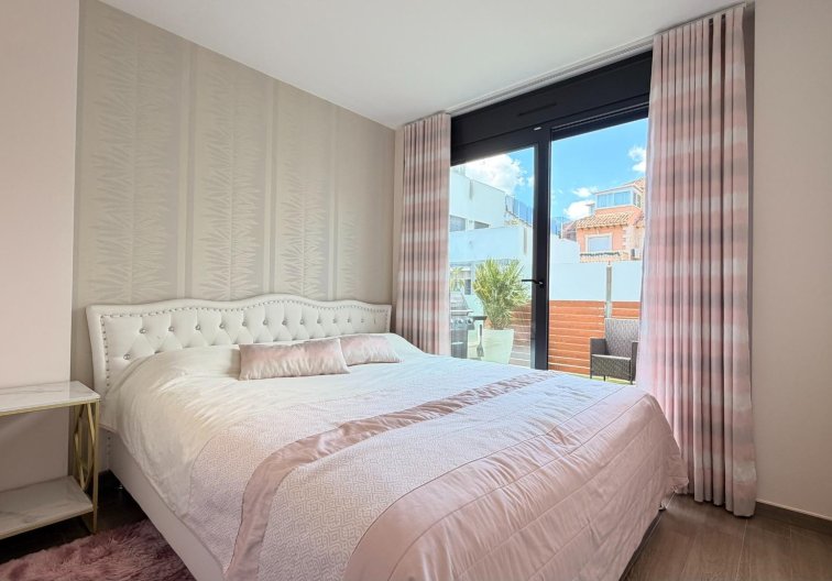 Revente - villa - Torrevieja - Aguas Nuevas