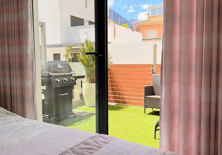 Revente - villa - Torrevieja - Aguas Nuevas