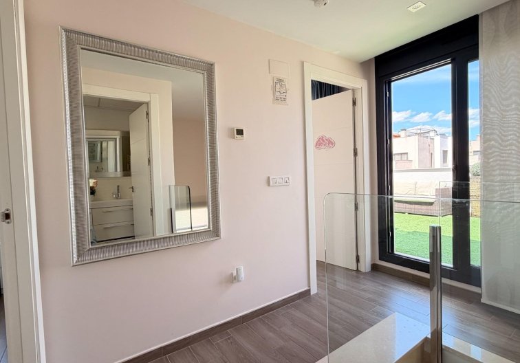 Revente - villa - Torrevieja - Aguas Nuevas