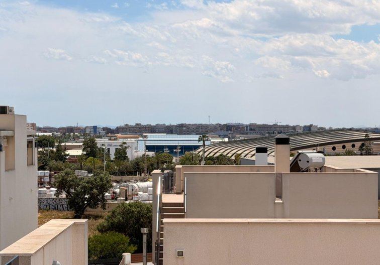 Revente - villa - Torrevieja - Aguas Nuevas