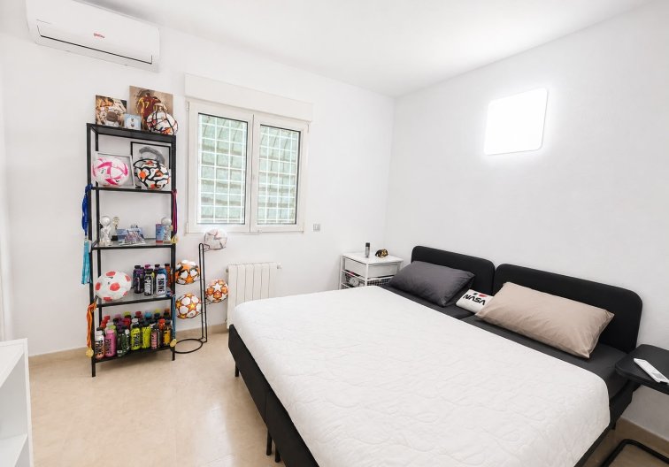 Herverkoop - villa - Villamartin - Costa Blanca