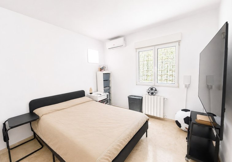 Herverkoop - villa - Villamartin - Costa Blanca