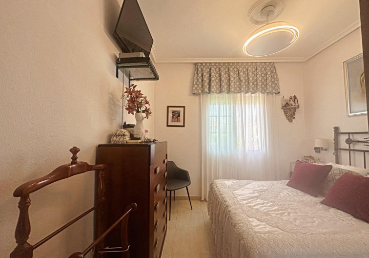 Segunda mano - Bungalow - Torrevieja - Aguas Nuevas