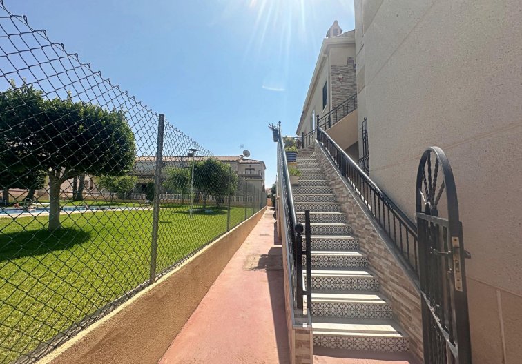 Segunda mano - Bungalow - Torrevieja - Aguas Nuevas