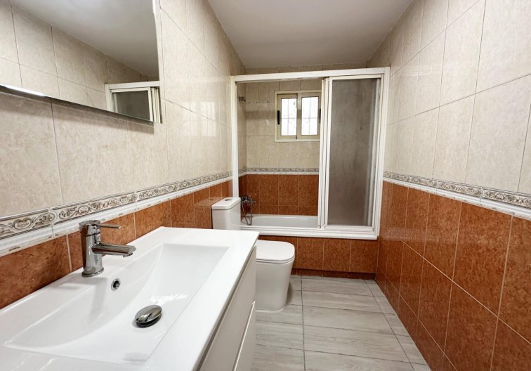 Wiederverkauf - Wohnung - Torrevieja - Centro