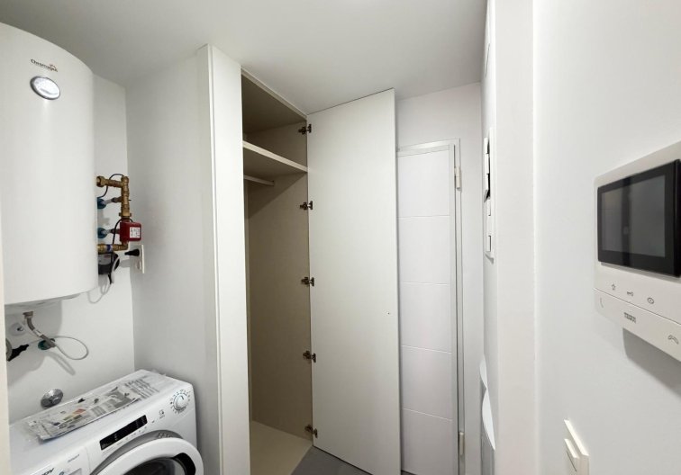 Segunda mano - Apartamento  - Torrevieja - Estacion De Autobuses