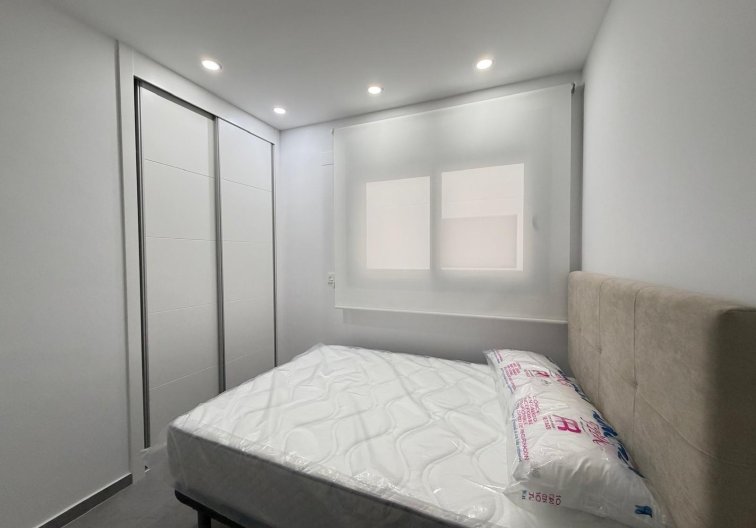 Segunda mano - Apartamento  - Torrevieja - Estacion De Autobuses