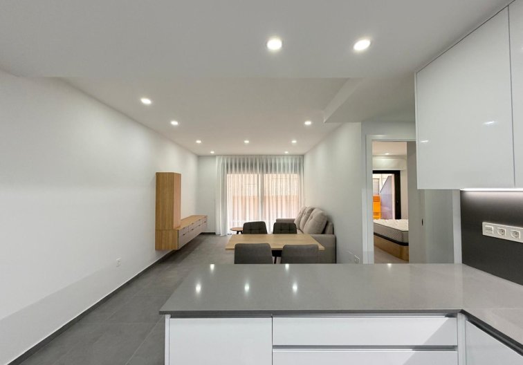 Segunda mano - Apartamento  - Torrevieja - Estacion De Autobuses