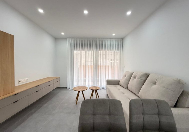 Segunda mano - Apartamento  - Torrevieja - Estacion De Autobuses