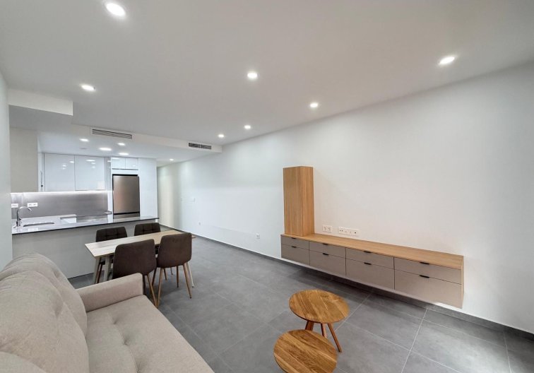 Segunda mano - Apartamento  - Torrevieja - Estacion De Autobuses
