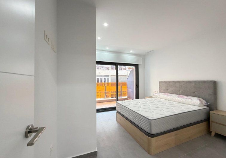 Segunda mano - Apartamento  - Torrevieja - Estacion De Autobuses