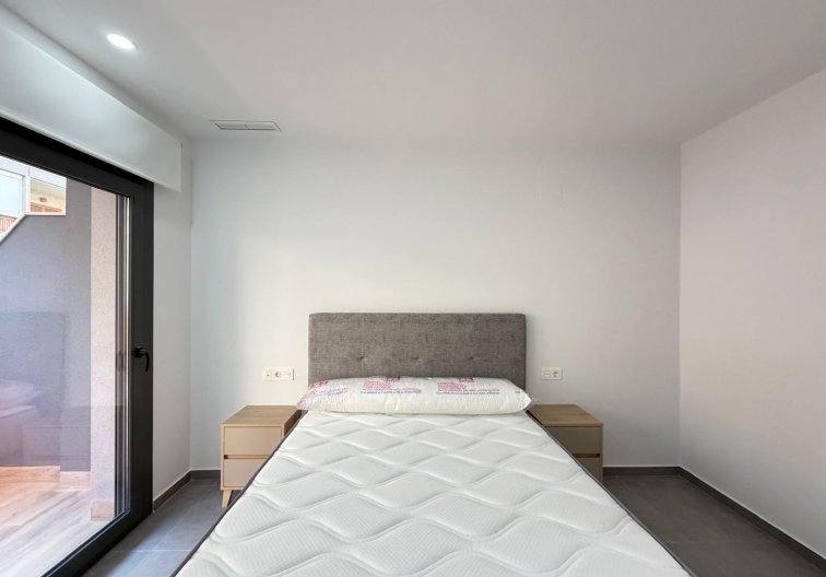 Segunda mano - Apartamento  - Torrevieja - Estacion De Autobuses