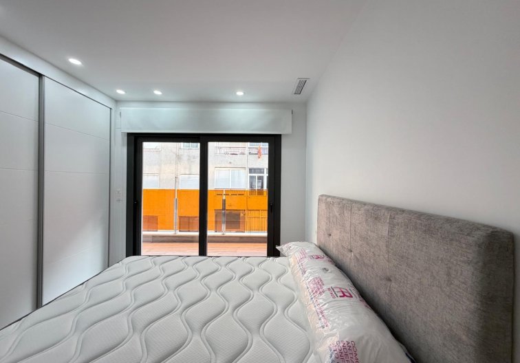 Segunda mano - Apartamento  - Torrevieja - Estacion De Autobuses