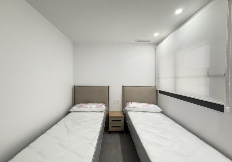 Segunda mano - Apartamento  - Torrevieja - Estacion De Autobuses