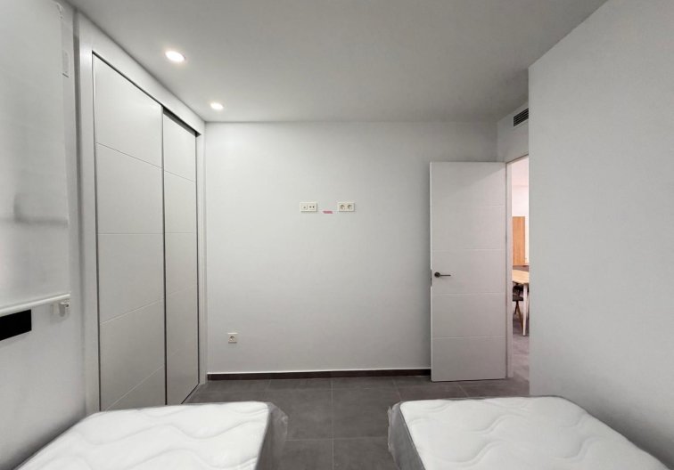 Segunda mano - Apartamento  - Torrevieja - Estacion De Autobuses