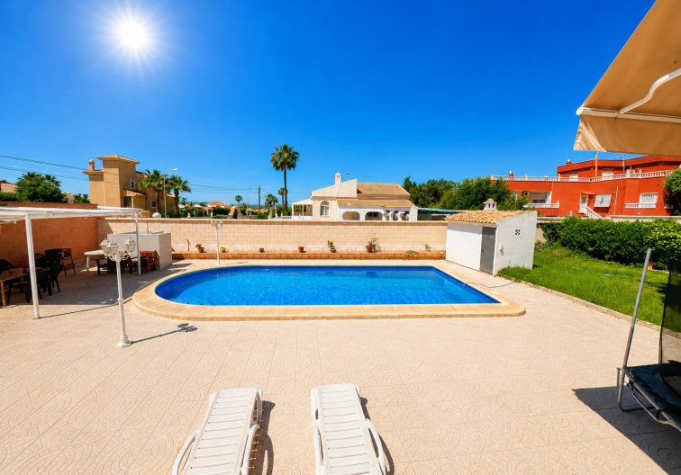 Segunda mano - villa - Torrevieja - Costa Blanca