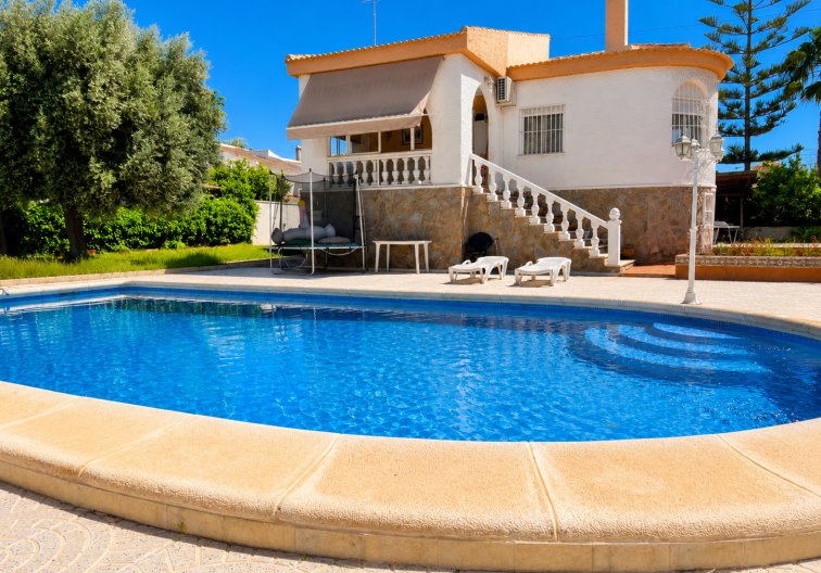 Segunda mano - villa - Torrevieja - Costa Blanca