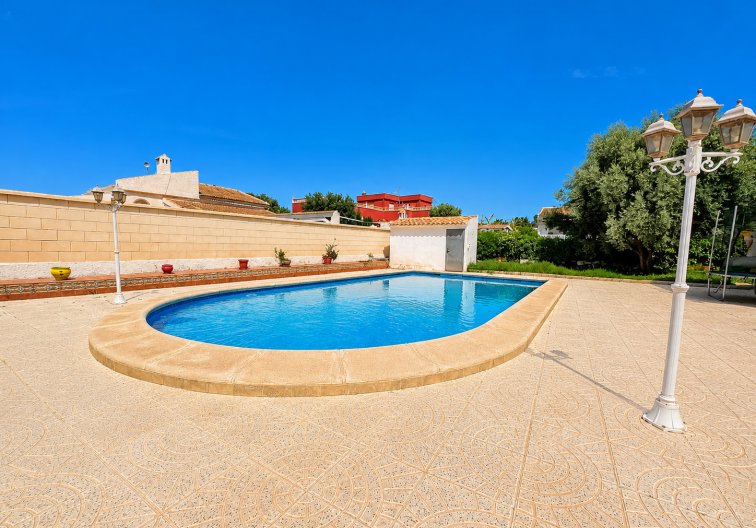 Segunda mano - villa - Torrevieja - Costa Blanca