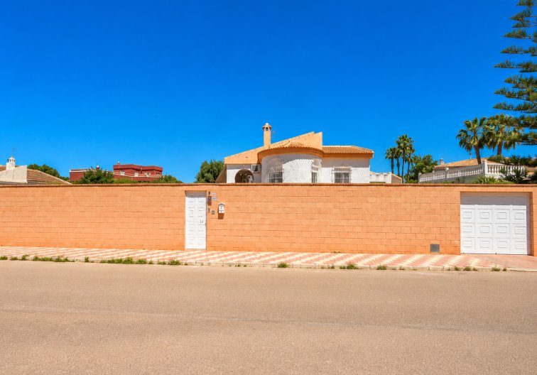 Segunda mano - villa - Torrevieja - Costa Blanca