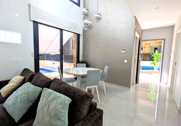 Segunda mano - villa - Cabo Roig - Costa Blanca