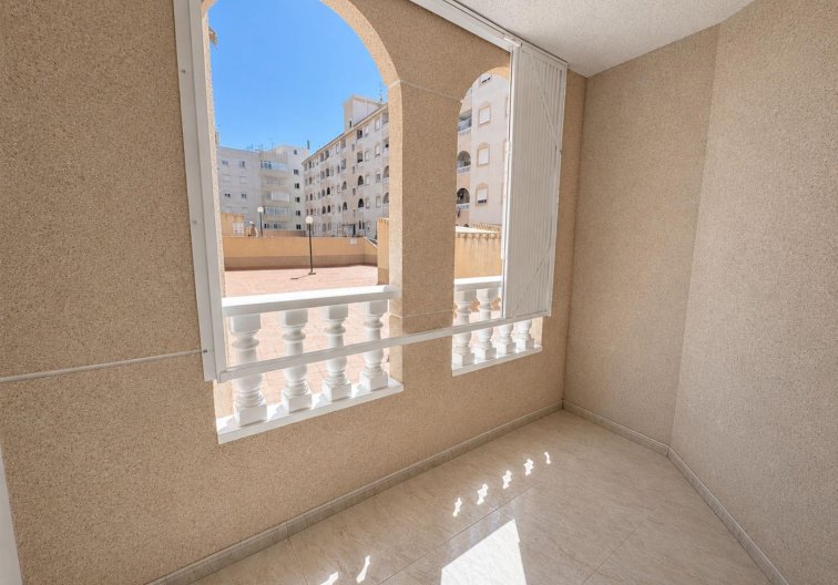 Resale - Apartment - Torrevieja - Estacion De Autobuses