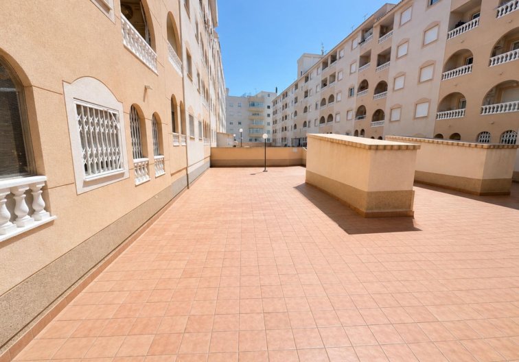 Resale - Apartment - Torrevieja - Estacion De Autobuses