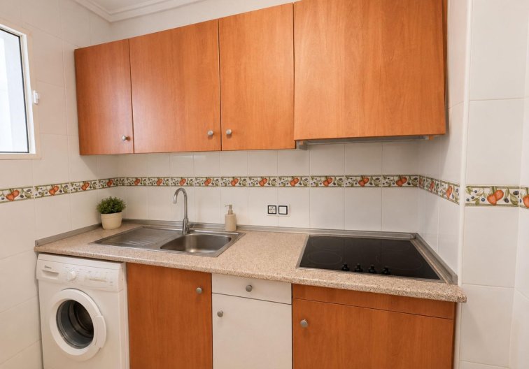 Resale - Apartment - Torrevieja - Estacion De Autobuses