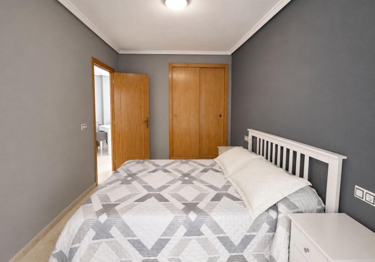 Resale - Apartment - Torrevieja - Estacion De Autobuses