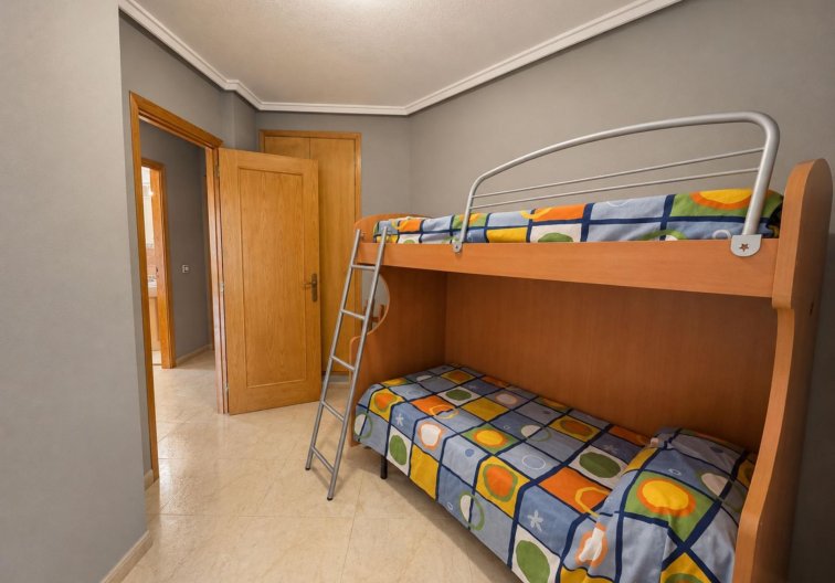 Resale - Apartment - Torrevieja - Estacion De Autobuses
