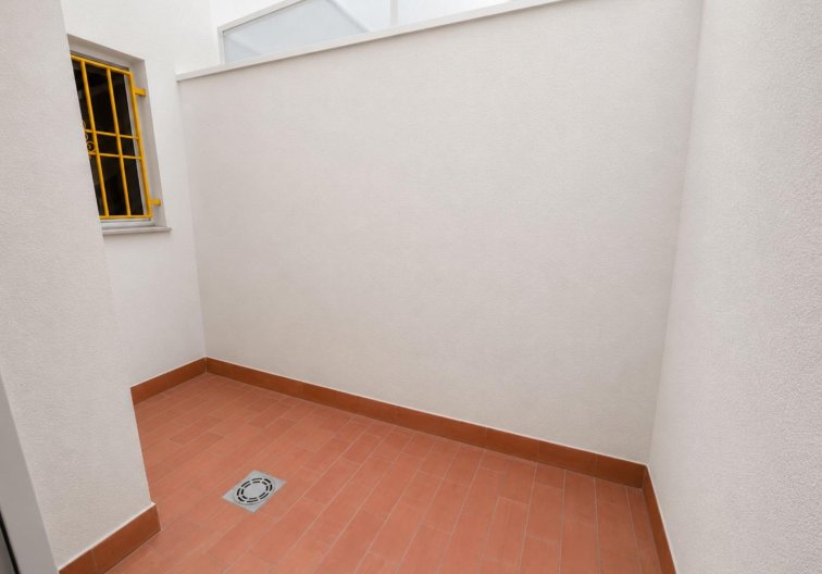 Resale - Apartment - Torrevieja - Estacion De Autobuses