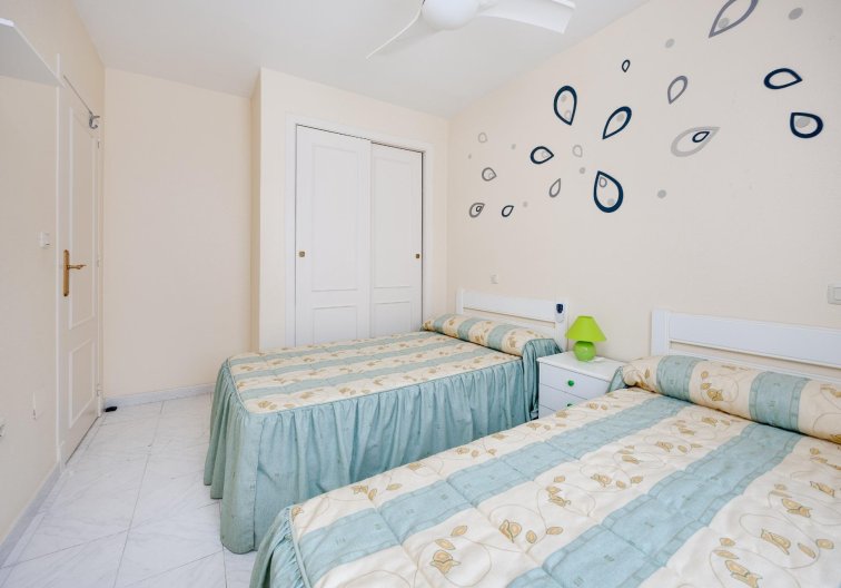 Segunda mano - villa - Torrevieja - El Limonar
