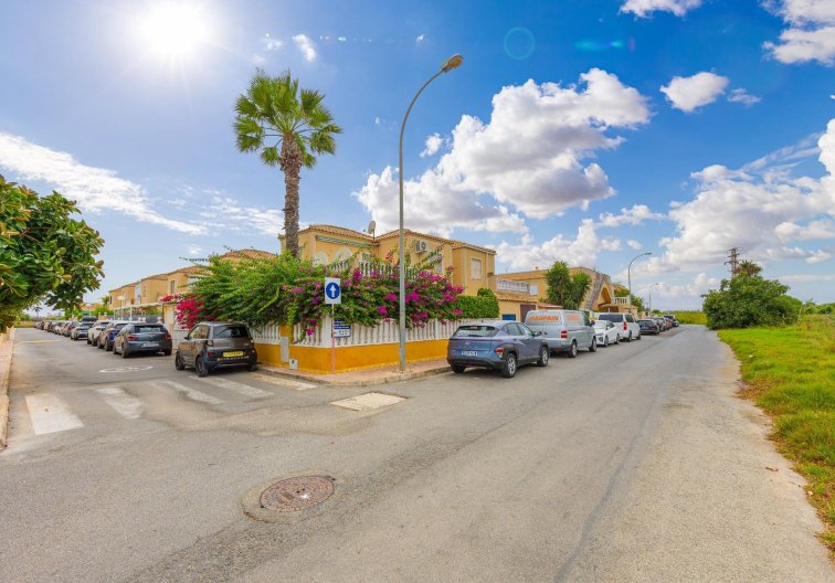 Segunda mano - villa - Torrevieja - El Limonar