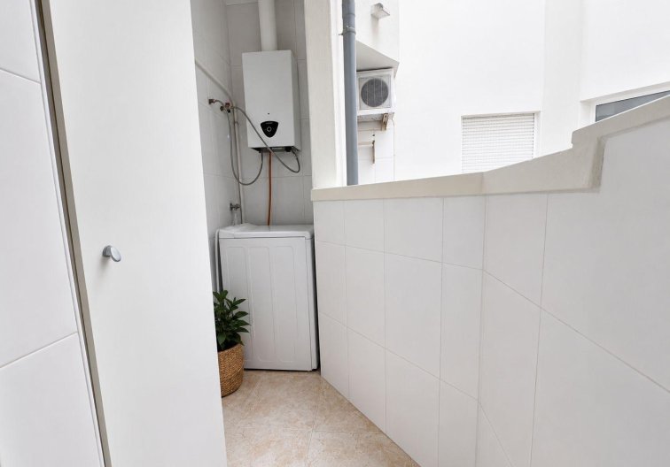 Wiederverkauf - Wohnung - Torrevieja - Centro