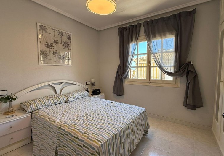 Resale - Bungalow - Torrevieja - Punta Prima