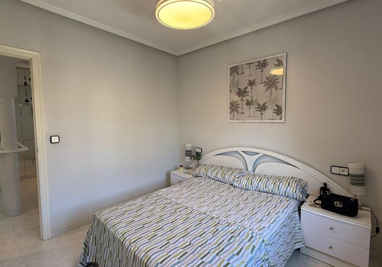 Resale - Bungalow - Torrevieja - Punta Prima