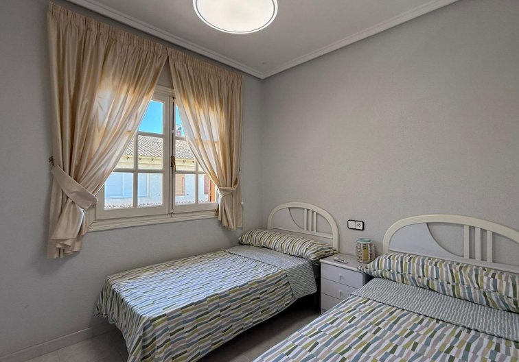 Resale - Bungalow - Torrevieja - Punta Prima