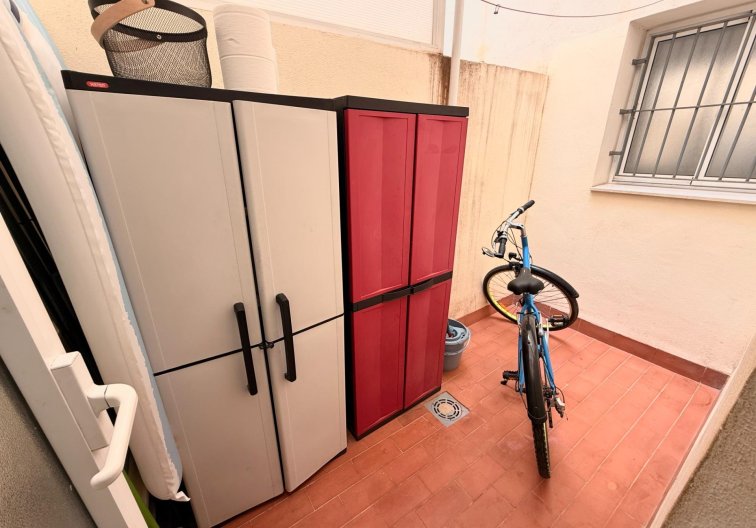 Segunda mano - Apartamento  - Torrevieja - Estacion De Autobuses