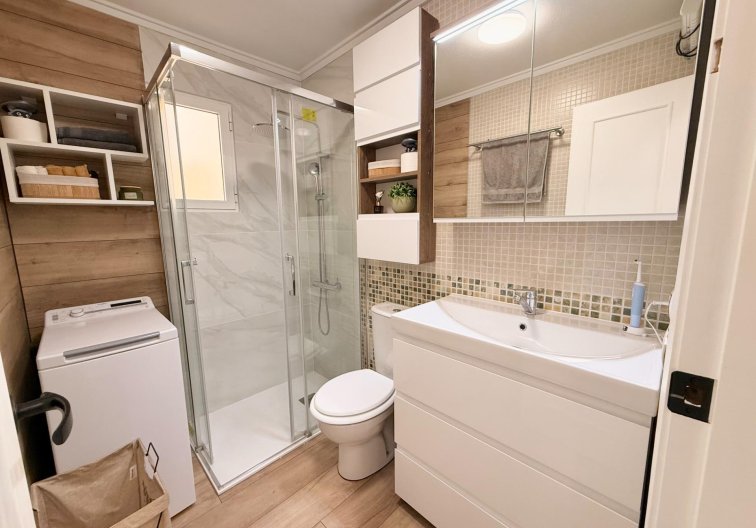 Segunda mano - Apartamento  - Torrevieja - Estacion De Autobuses