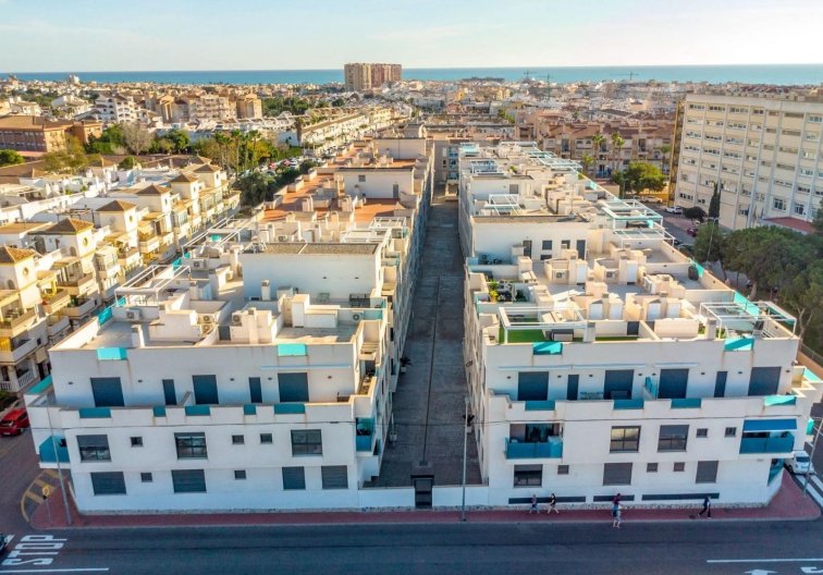 Segunda mano - Apartamento  - Torrevieja - Estacion De Autobuses