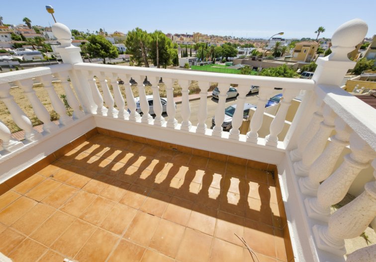 Revente - villa - Villamartin - Costa Blanca
